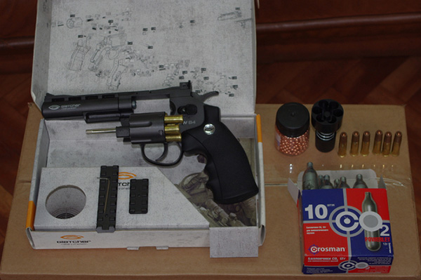Комплектация пневматического пистолета Gletcher SW B4